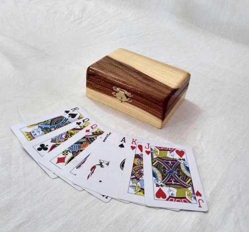 یکی از نکات مهم بازی پاسور مهم بودن حضور حاکم در بازی پاسور و ورق است