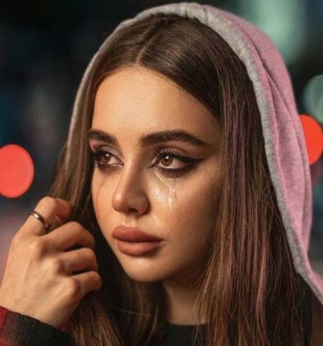 نیکا فلاحی کیست؟ 