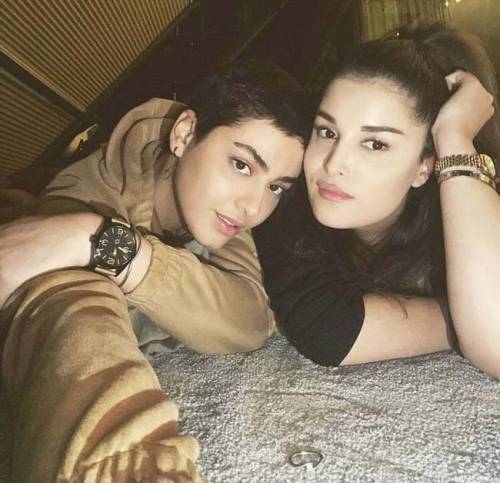 حضور نسیم پاریزه در گروه زد بازی  