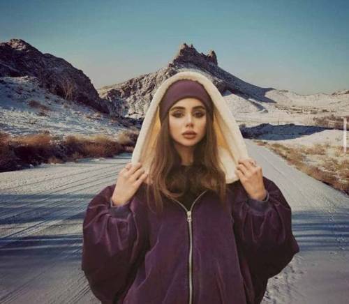 حواشی نیکا فلاحی