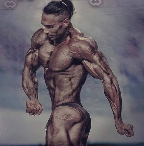 اتهامات عجیب و غریب به سهیل سنگرزاده+سهیل سنگرزاده آقای جون دل 