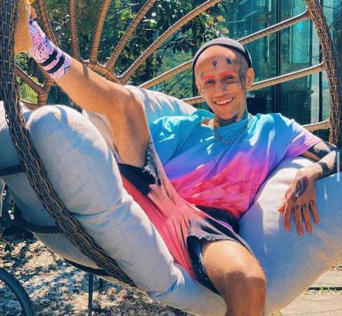 ادرس اینستاگرام دانیال پایدار+آدرس سایت دانیال پایدار ثابت پرو SAABETPRO