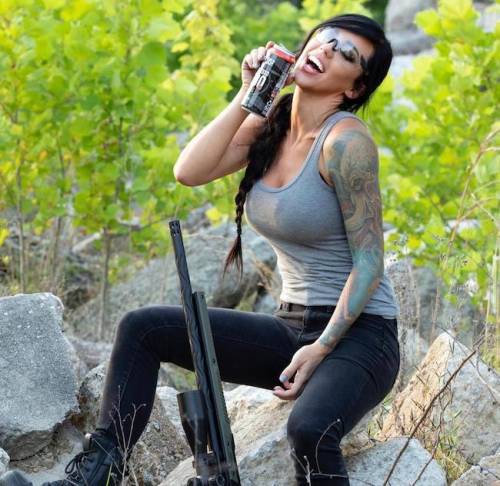 بیوگرافی الکس زدرا alex zedra مدل جذاب 