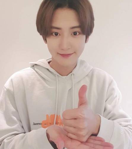 اکسو exo کیست؟ | بیوگرافی دی او کیونگسو جذاب ترین خواننده ی مرد کره ای (+عکس) فانتزی های اکسو چیست ؟اکسو exo کیست؟