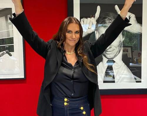 استفان مک من کیست ؟ 