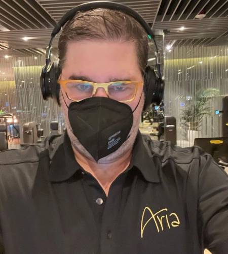 شرط بندی روی مسابقات پوکر فیل هلموث و دنیل نگرانو + معرفی سایت معتبر