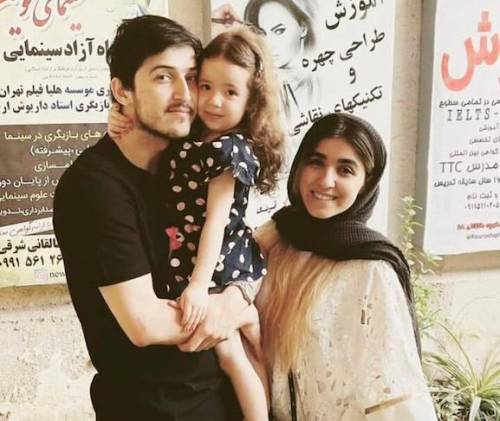 اناهیتا کریمی در کجا به دنیا اومده است و ساکن کجاست ؟