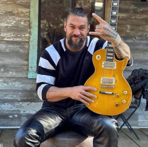 بیوگرافی جیسون موموآ بازیگر آمریکایی + خوش اندام ترین سلبریتی مشهور تفریحات باحال جیسون موموآ بازیگر آمریکایی +بیوگرافی جیسون موموآ بازیگر آمریکایی