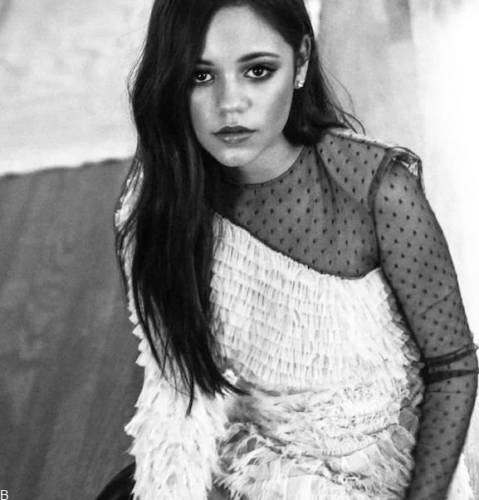 چگونه بازیگر شدن جنا اورتگا بازیگر محبوب سریال ونزدی 