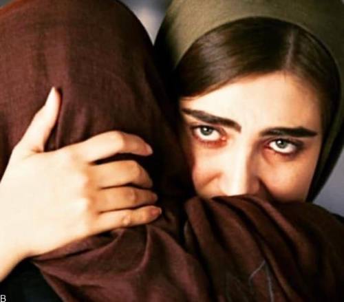 علاقه به نوازندگی کمانچه و زبان ترکی الناز ملک