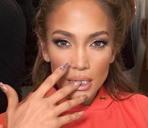 لبای جذاب لوپز 