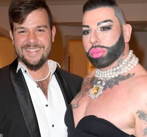 عمل جراحی مردی زن نما | عکس عجیب یک مرد با 70 نوع عمل زیبایی