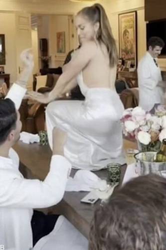 لباس لختی جنیفر لوپز