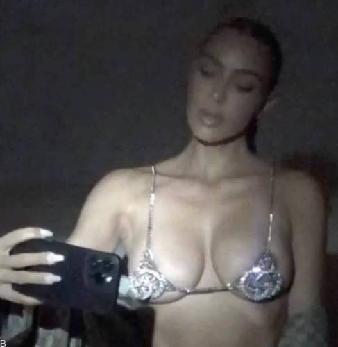 گران ترین سوتین جهان بر تن کیم کارداشیان «+عکس لختی»