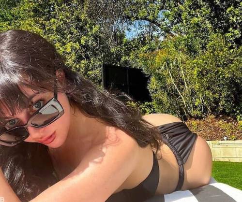 باسن وسینه  ویتنی رایت