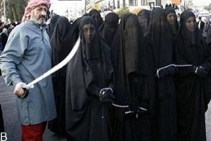 ختنه کردن اجباری زنان توسط گروهک داعشی «+عکس» 