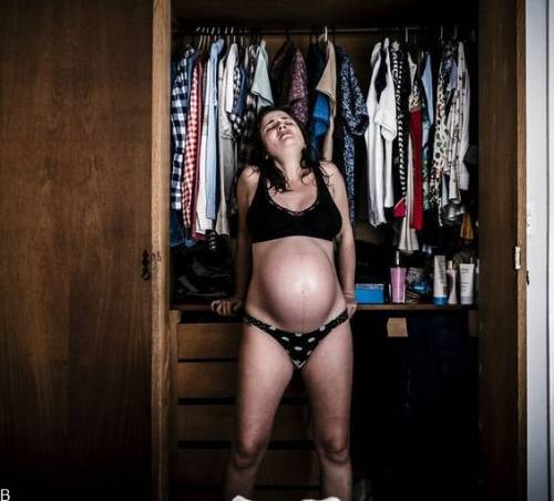 کار عجیب مجری معروف هنگام زایمان در بیمارستان(+عکس)