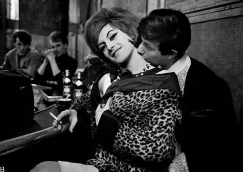 دلیل تن فروشی چیست ؟